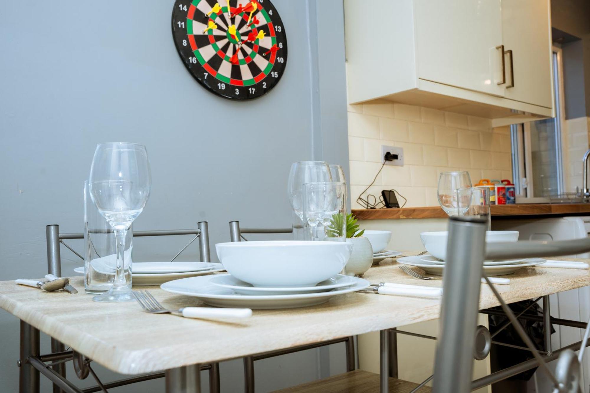 Modern 3Bed Home With Hot Tub Leeds  Eksteriør bilde
